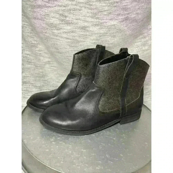 G.H. Bass & Co. Women’s Black Leather Duncan 1 Black Silver 10M - Picture 1 of 8